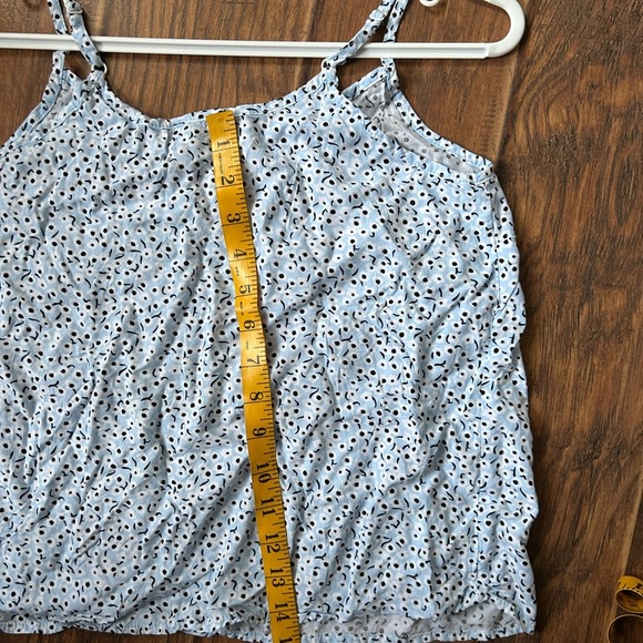 Tag Black and White Fitted Camisole Top - Picture 6 of 6